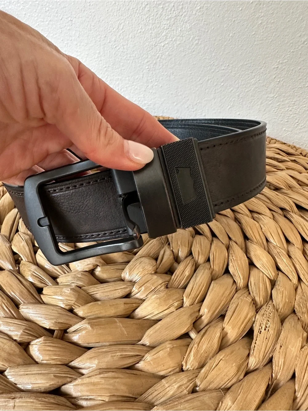 Levi's Men's Reversible Leather Belt Black Brown Matte Buckle Size 32 Like New